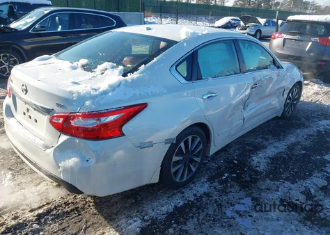 2017 Nissan Altima 2.5 Sv z USA, uszkodzony, nr VIN 1N4AL3AP3HC131416